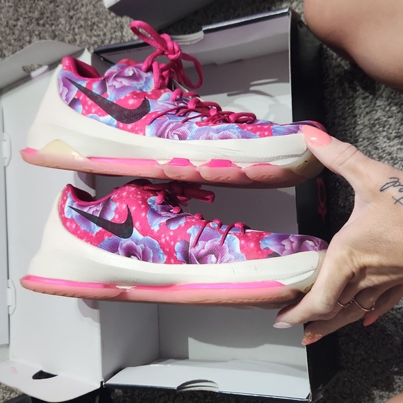 KD 8 Aunt Pearl Sneaker - Picture 8 of 9